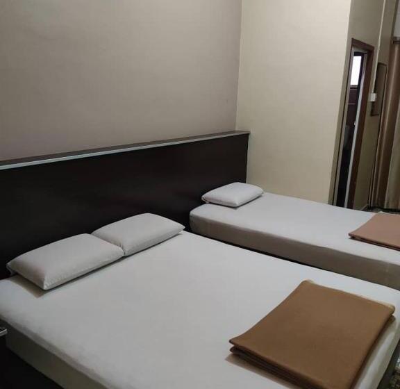 غرفة قياسية ثلاثية, Marina Hotel Kemaman