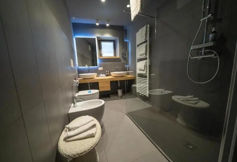 Deluxe Neljän Hengen Huone, Bach Boutique