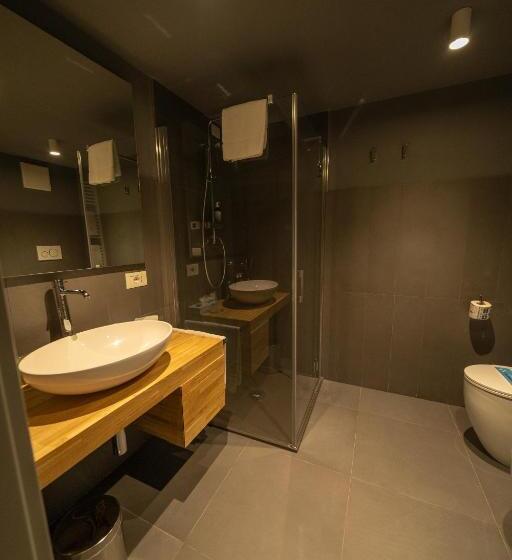 수피리어 룸, Bach Boutique