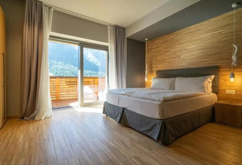 Deluxe Kolmen Hengen Huone, Bach Boutique