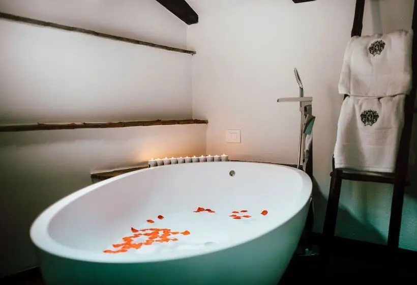 デラックススイート, Dimora Storica Giorni Resort & Spa