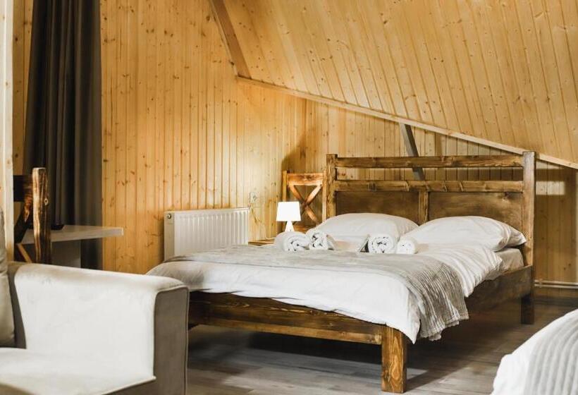 패밀리 룸, Dom Adonis