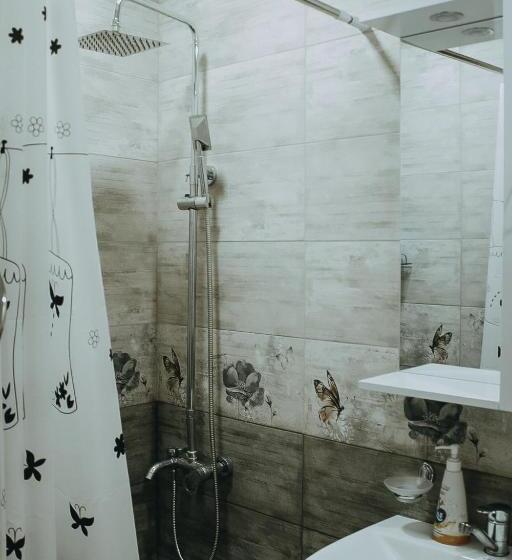 디럭스 룸, Dom Adonis