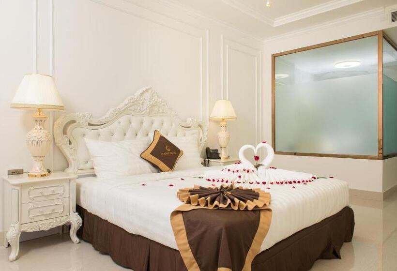 اتاق لوکس, Canh Hung Palace