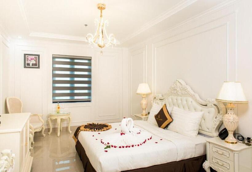 اتاق سوپریور, Canh Hung Palace