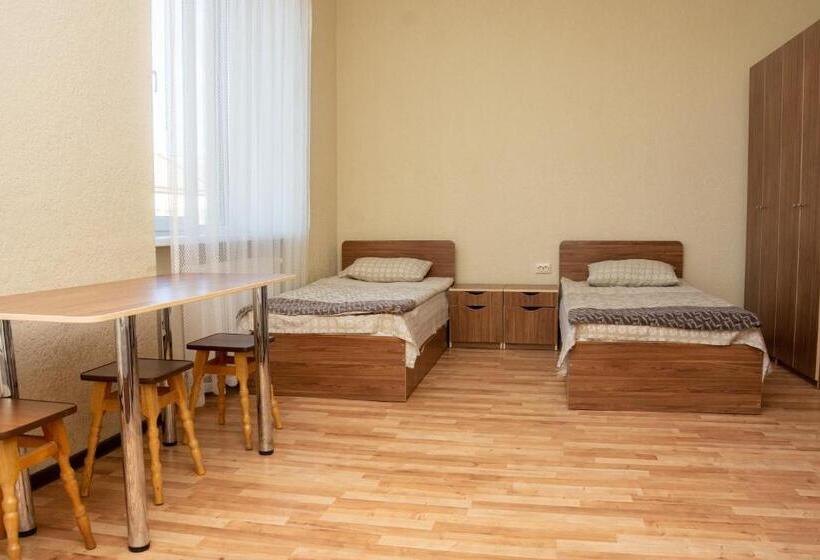 اتاق راحتی سه تخته, Monada Hotel & Hostel