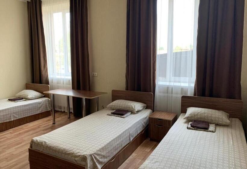 تختخواب در اتاق مشترک, Monada Hotel & Hostel