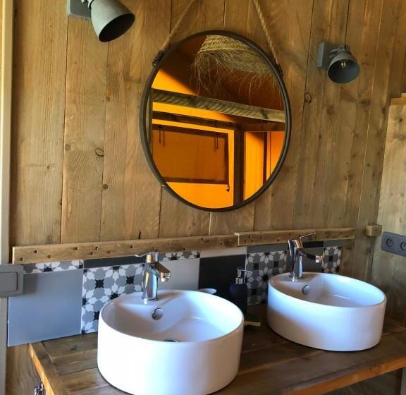 Standard Tent, Les Lodges Saint Pierre