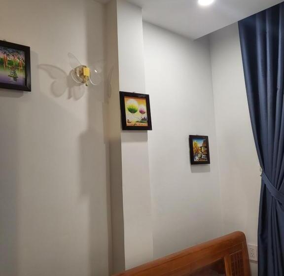 اتاق استاندارد با بالکن, Huong Mai