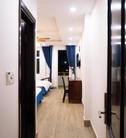 اتاق خانوادگی, Huong Mai