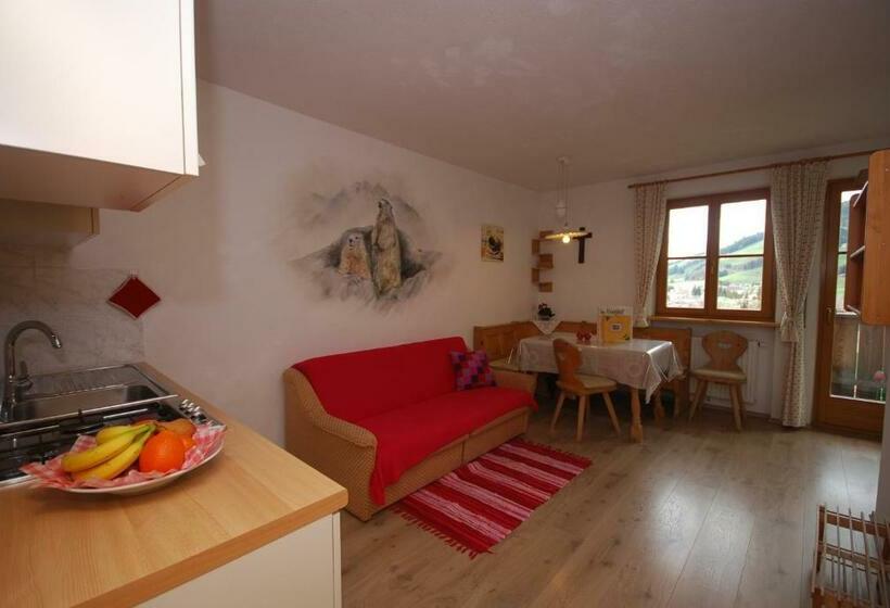 דירת חדר, Im Kranzhof