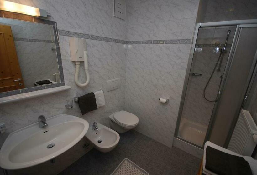 דירת שני חדרים, Im Kranzhof