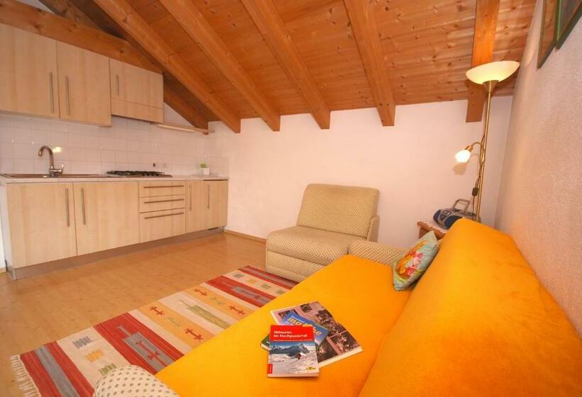 דירת שני חדרים, Im Kranzhof