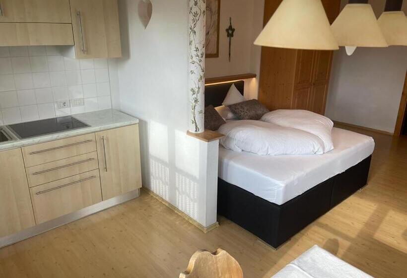 חדר סטודיו סטנדרד, Im Kranzhof