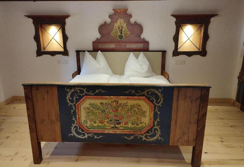 דירת שלושה חדרים, Veitenhof