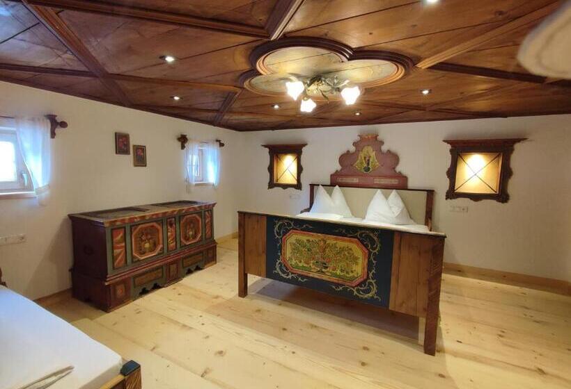 דירת שלושה חדרים, Veitenhof