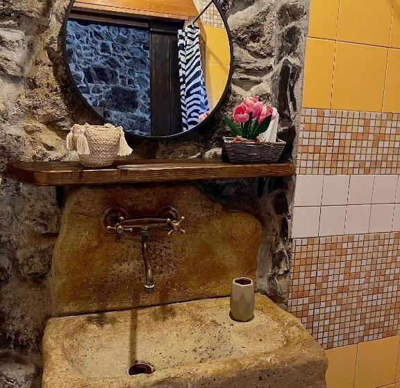 غرفة قياسية ثلاثية, Casa Balsamo