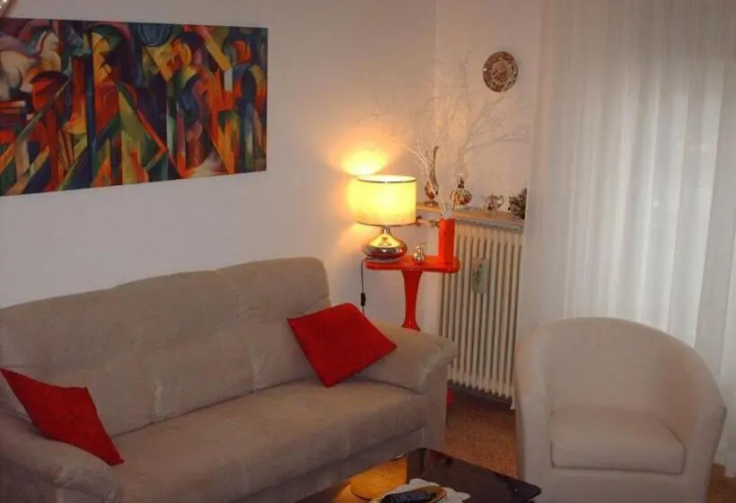 اتاق سه‌نفرۀ استاندارد با سرویس بهداشتی بیرون از اتاق, Guest House Cuore Del Friuli