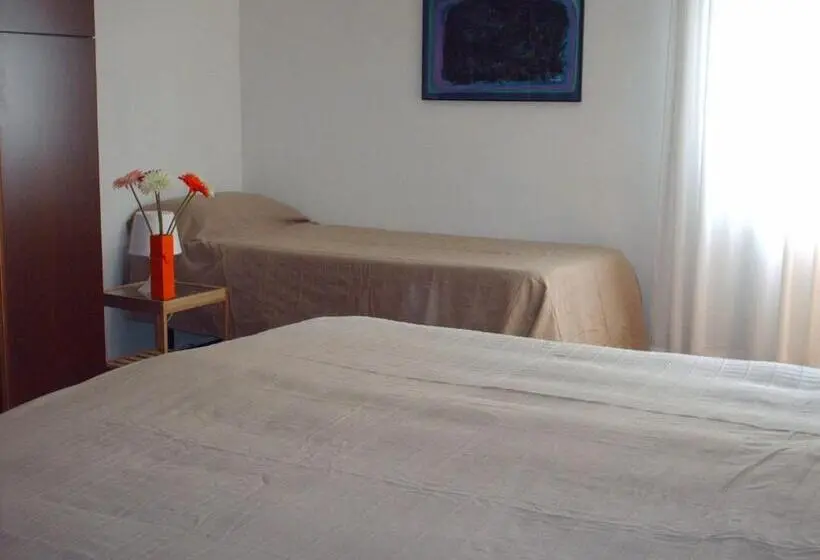 اتاق سه‌نفرۀ استاندارد با سرویس بهداشتی بیرون از اتاق, Guest House Cuore Del Friuli