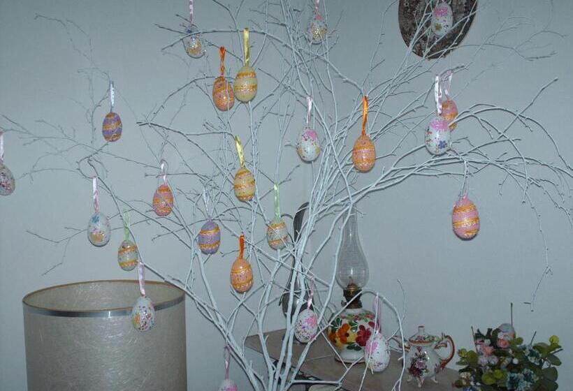 اتاق سهنفرۀ استاندارد با سرویس بهداشتی بیرون از اتاق, Guest House Cuore Del Friuli