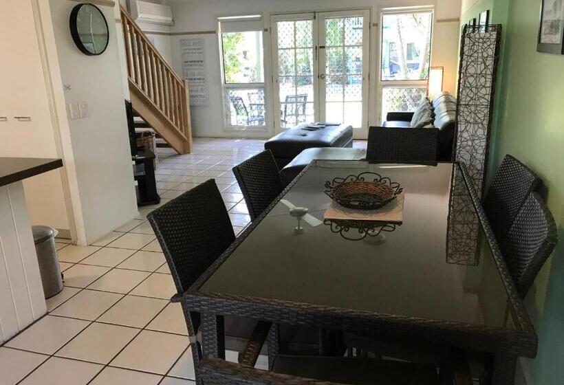 带2个卧室的公寓, Coral Beach Noosa Resort