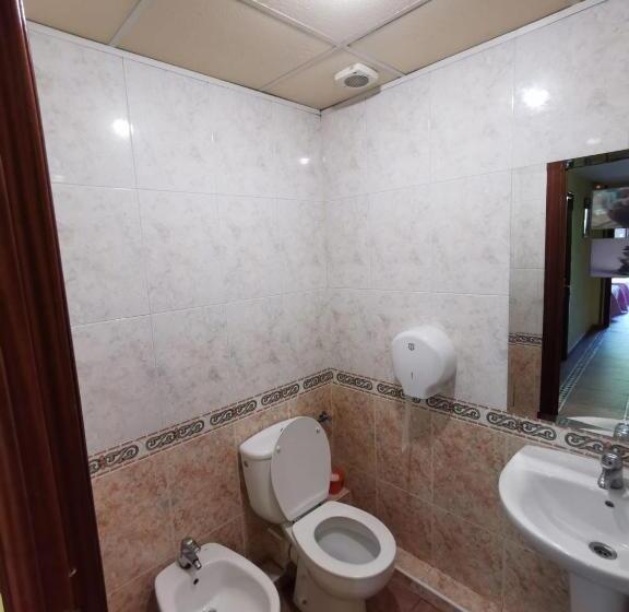 스탠다드 싱글 룸 공동욕실, Casa De Huespedes La Asturiana