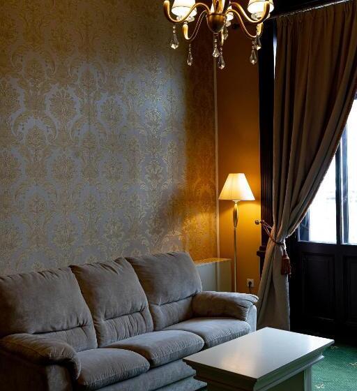 プレジデントスイートルーム, Central Park Sighisoara