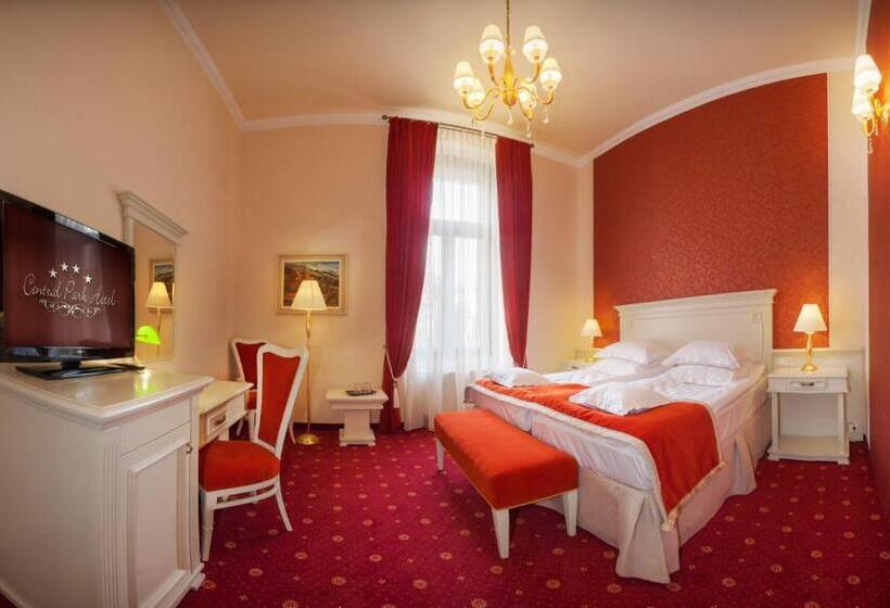 景色の見えるデラックスルーム, Central Park Sighisoara