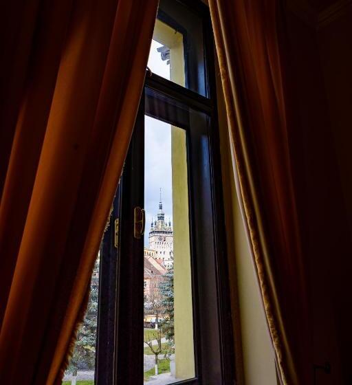 景色の見えるデラックスルーム, Central Park Sighisoara