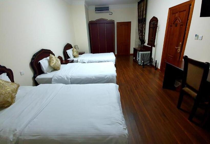 标准三人间, Devon Begi Heritage