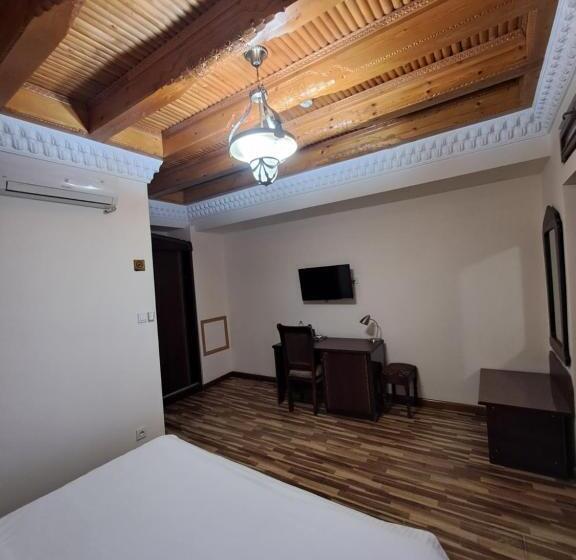 高级单人间, Devon Begi Heritage