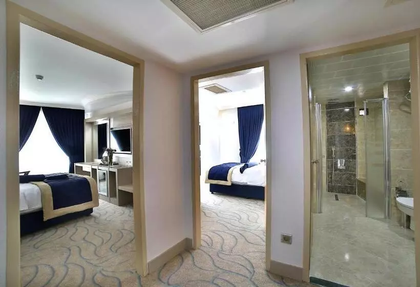 Suite King Bed