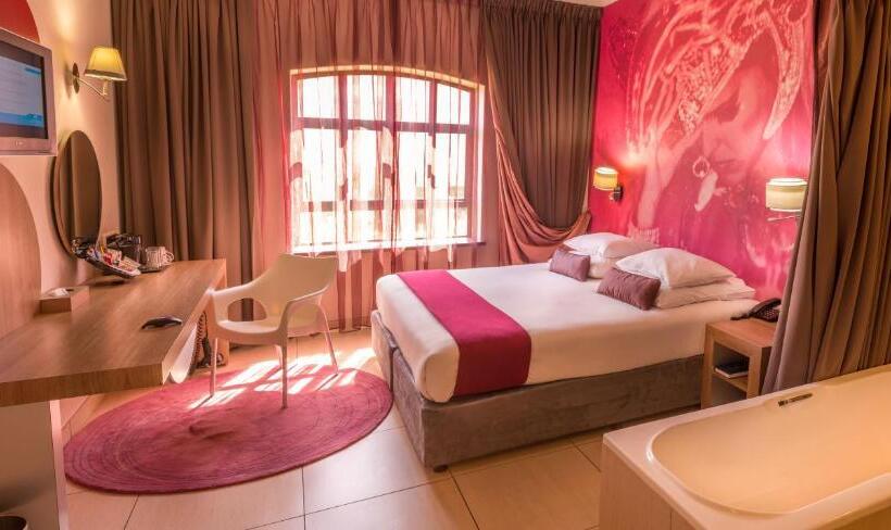 キングサイズベッドのスーペリアルーム, Peermont Metcourt At Rio Klerksdorp