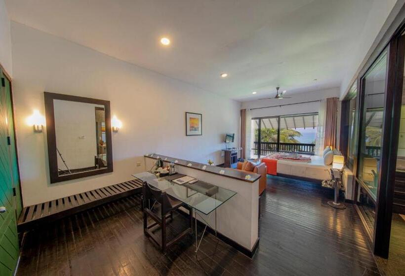 Номер Deluxe Вид на Море с Балконом, Temple Tree Resort & Spa