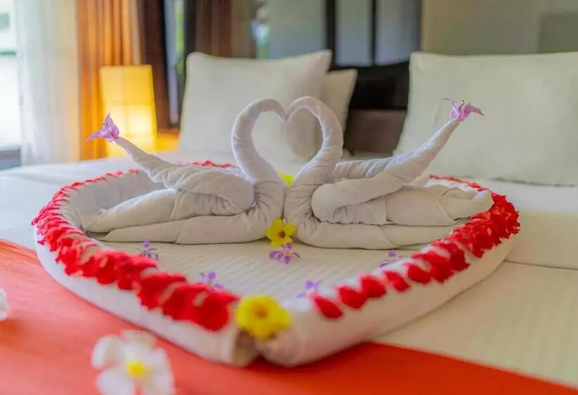 オーシャンビューデラックスルームバルコニー付き, Temple Tree Resort & Spa