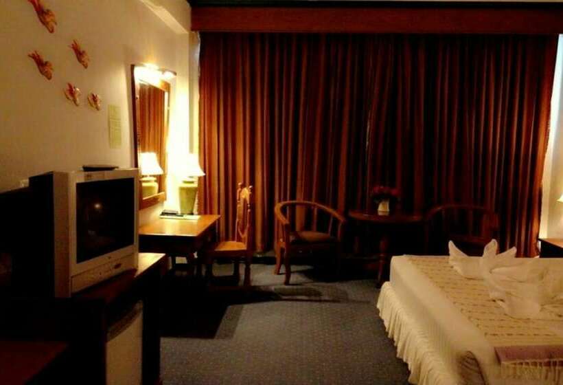 高级大房间, Thepnakorn