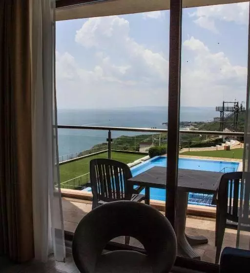 オーシャンビューデラックスルームバルコニー付き, Topola Skies Resort & Aquapark