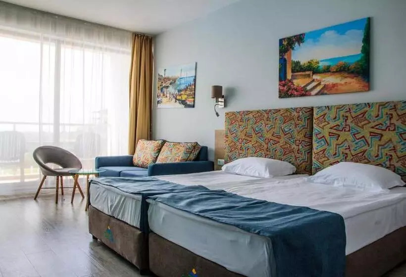 オーシャンビューデラックスルームバルコニー付き, Topola Skies Resort & Aquapark
