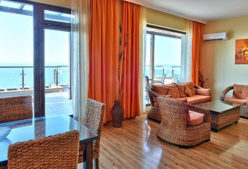 Апартаменты Deluxe 2 Спальни Вид на Море, Topola Skies Resort & Aquapark