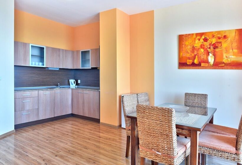 Апартаменты Deluxe 2 Спальни Вид на Море, Topola Skies Resort & Aquapark