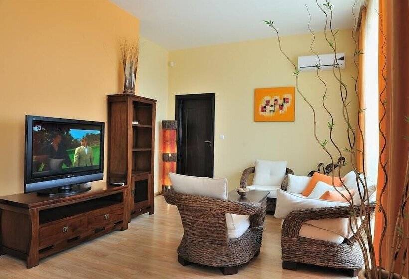 Апартаменты Deluxe 2 Спальни Вид на Море, Topola Skies Resort & Aquapark