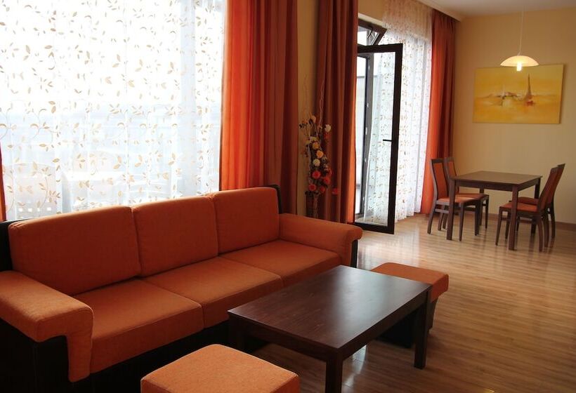 Апартаменты 2 спальни Вид на Бассейн, Topola Skies Resort & Aquapark