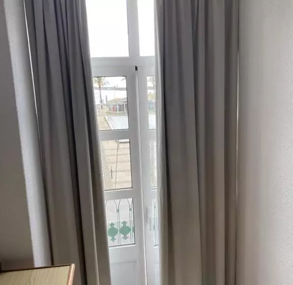 スタンダードトリプルルーム, Residencial Arabi