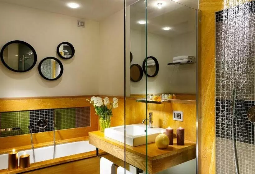 سوئیت کلاسیک, Babuino 181   Small Luxury Hotels Of The World