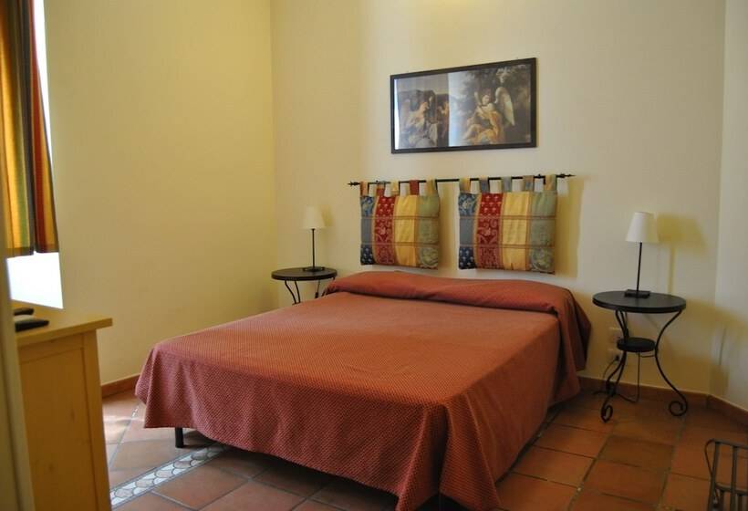 Quarto Triplo Estandar, The Flower B & B
