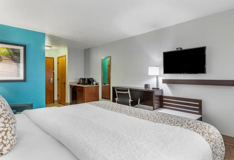 חדר סטנדרט עם מיטת קינג, Brookstone Lodge Near Biltmore Village, Ascend Hotel Collection