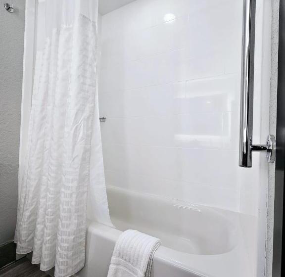 חדר משפחתי, Brookstone Lodge Near Biltmore Village, Ascend Hotel Collection