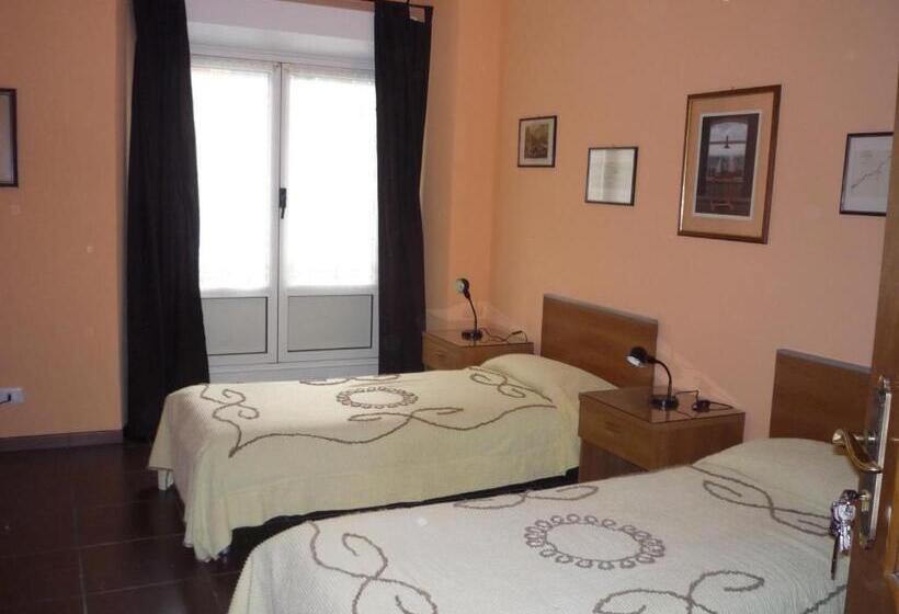 标准三人间共用浴室, Affittacamere Andronaco