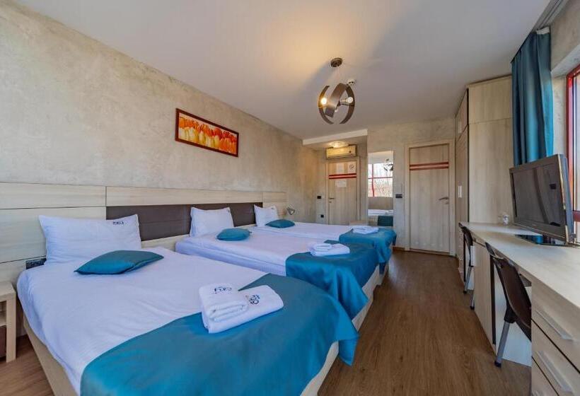 اتاق لوکس سه تخته, City Code Vizura Garni Renew