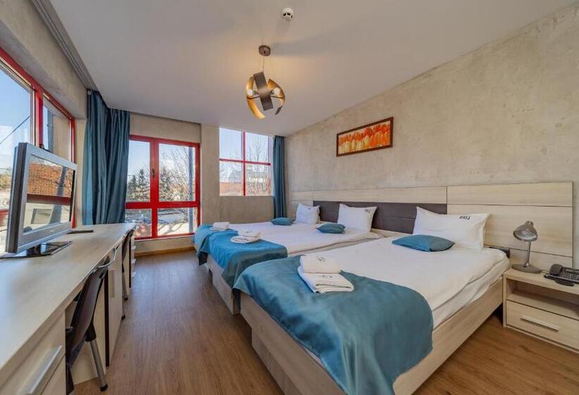 اتاق لوکس سه تخته, City Code Vizura Garni Renew